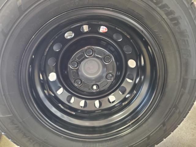 9日産純正(NISSAN)  NV350キャラバン純正スチールホイール  + YOKOHAMA(ヨコハマ) BluEarth-van RY55