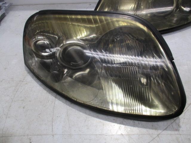 Toyota genuine
Supra/JZA80 early model genuine headlights