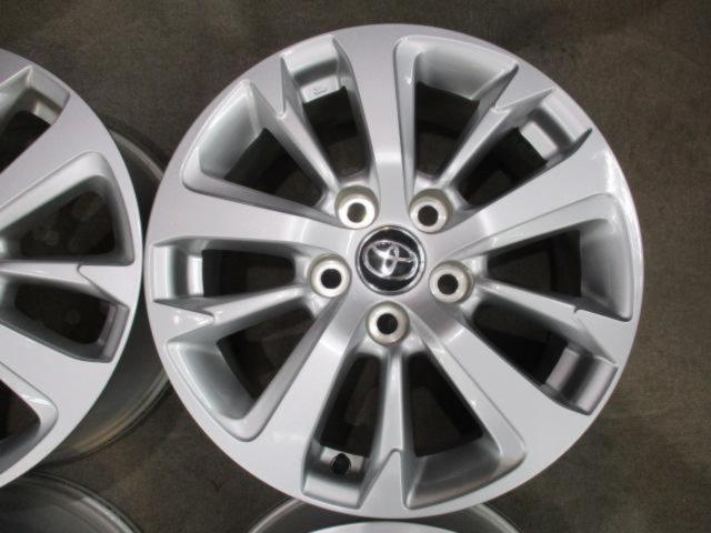 Toyota
Yaris Cross genuine wheel