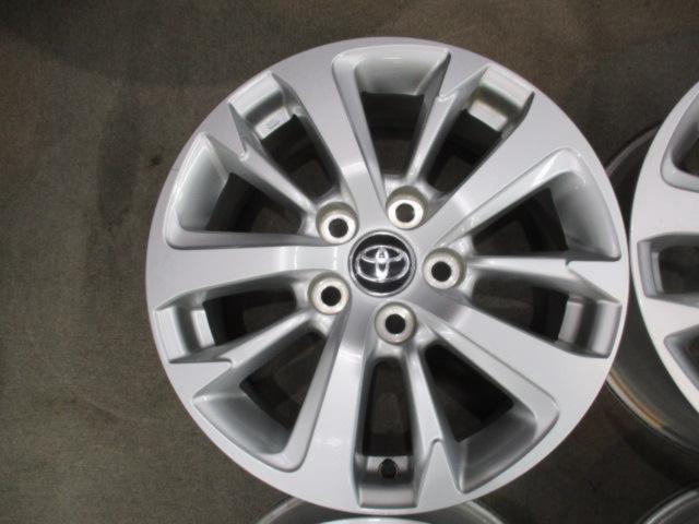 Toyota
Yaris Cross genuine wheel