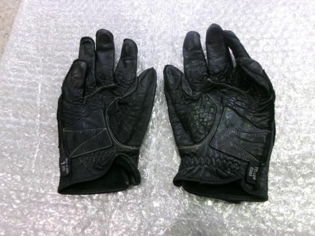 YeLLOW
CORN
Leather Gloves