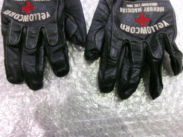 YeLLOW
CORN
Leather Gloves