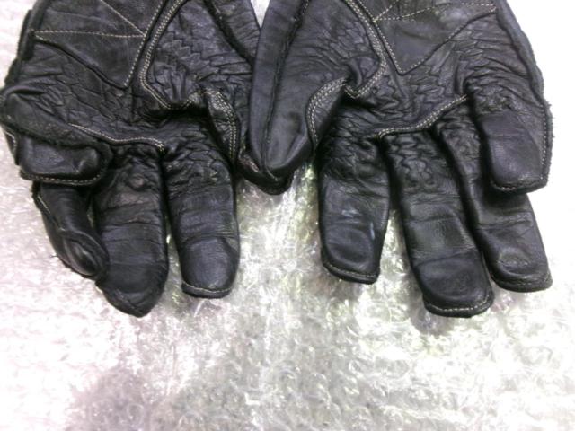 YeLLOW
CORN
Leather Gloves