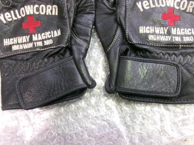 YeLLOW
CORN
Leather Gloves