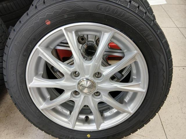 HOT STUFF Exceeder E06 + GOODYEAR ICE NAVI 8