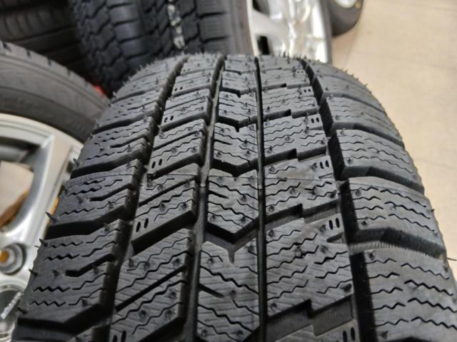 HOT STUFF Exceeder E06 + GOODYEAR ICE NAVI 8