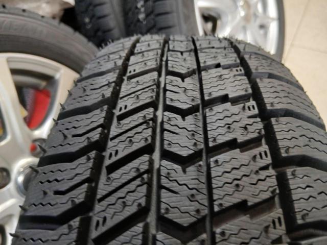 HOT STUFF Exceeder E06 + GOODYEAR ICE NAVI 8