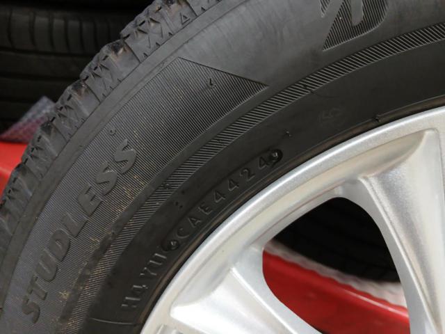 HOT STUFF Exceeder E06 + BRIDGESTONE BLIZZAK VRX2