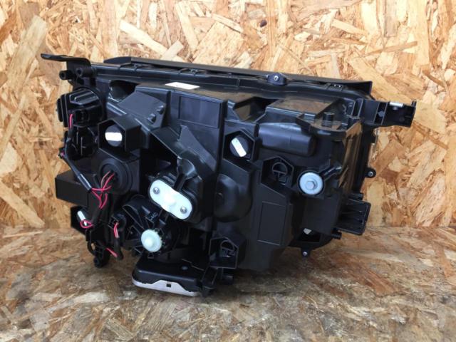 トヨタ ランドクルーザー250 VXグレード 純正LEDヘッドライト