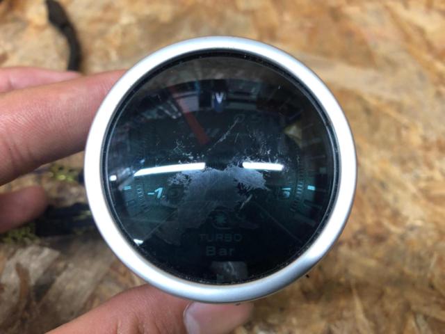 au technni ブースト計 52mm