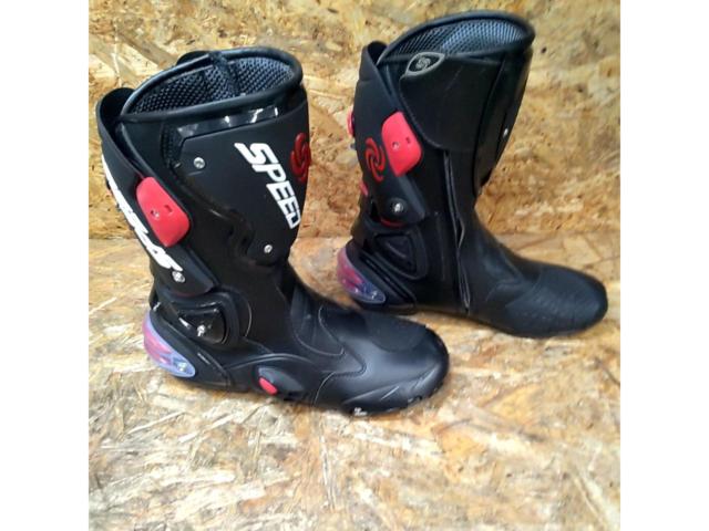 SPEED
BIKERS
Racing boots