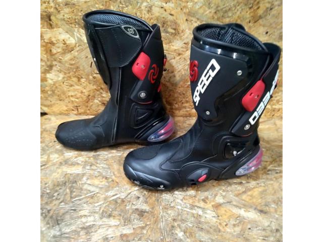SPEED
BIKERS
Racing boots
