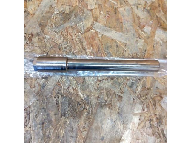 KOOD
Chromoly front axle shaft for GSX-R1000