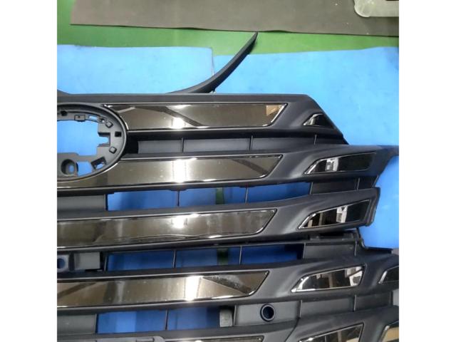 トヨタ 40系ヴェルファイア 純正フロントグリル