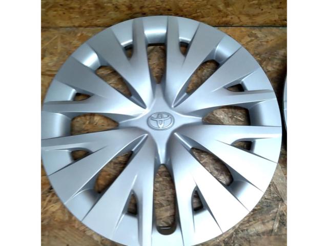 トヨタ ヤリス 純正15インチホイールキャップ