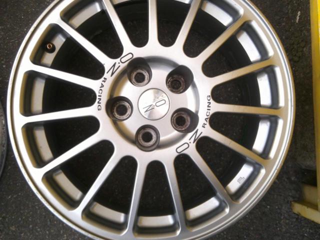 Genuine Mitsubishi parts
Lancer Evolution VI
OZ original wheel