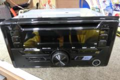 【ダイハツ純正】KENWOOD製 [CK-W70D] CDチューナー