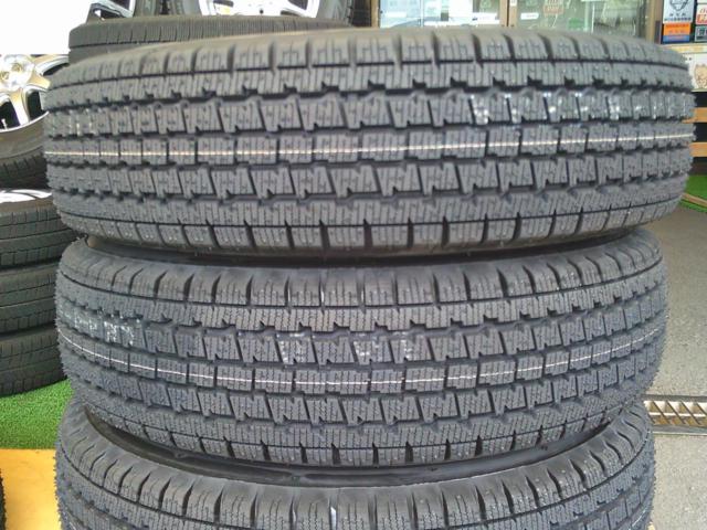 ダイハツ純正(DAIHATSU)  ハイゼットカーゴ&トラック純正スチールホイール  + BRIDGESTONE(ブリヂストン) W300
