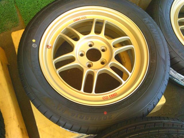 ENKEI (circles)
Racing (Racing)
RPF1
+
KENDA (Kenda)
KR 203