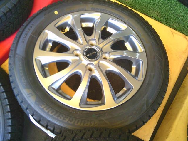 BRIDGESTONE(ブリヂストン) BALMINUM(バルミナ) TR10  + BRIDGESTONE(ブリヂストン) BLIZZAK VRX3