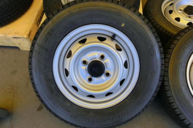 weds(ウェッズ)  Carrowin(キャロウィン)PK-354SN スチールホイール  + BRIDGESTONE(ブリヂストン) W300