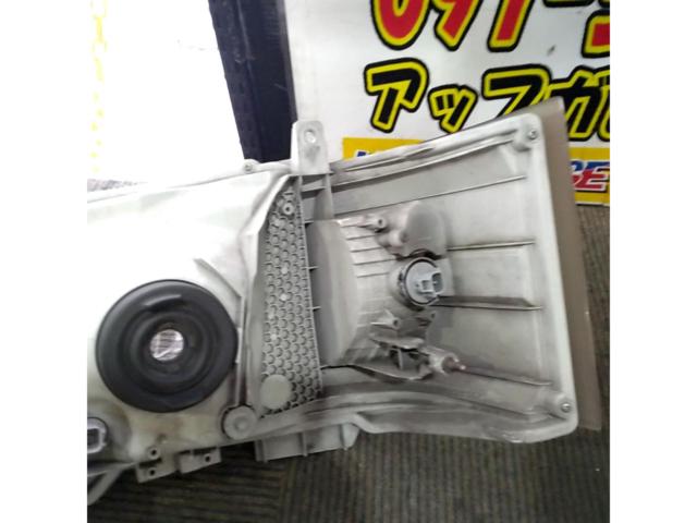 【200系ハイエース/4型】 メーカー不明 純正タイプ ハロゲンヘッドライト 左右セット