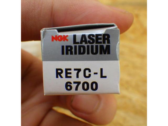 NGK Laser Iridium Spark Plug RE7C-L/6700