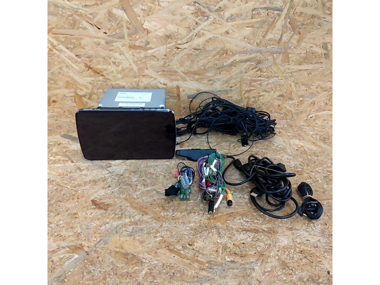 Panasonic
CN-F1XD Floating 10-inch Memory Navigation System