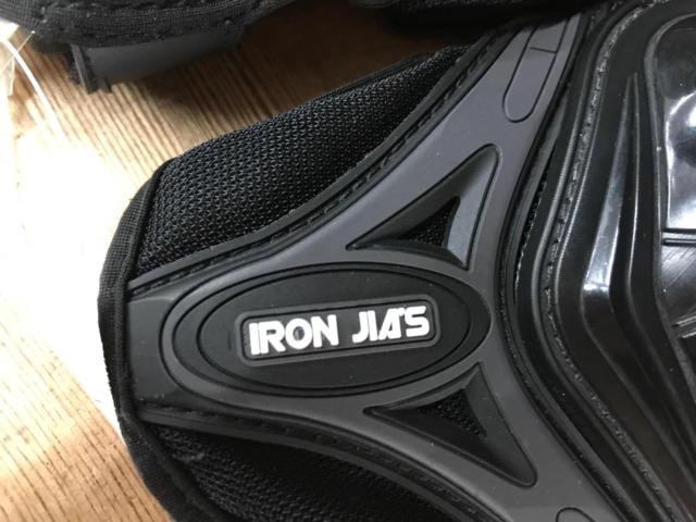 IRON
JIAS
Mesh glove