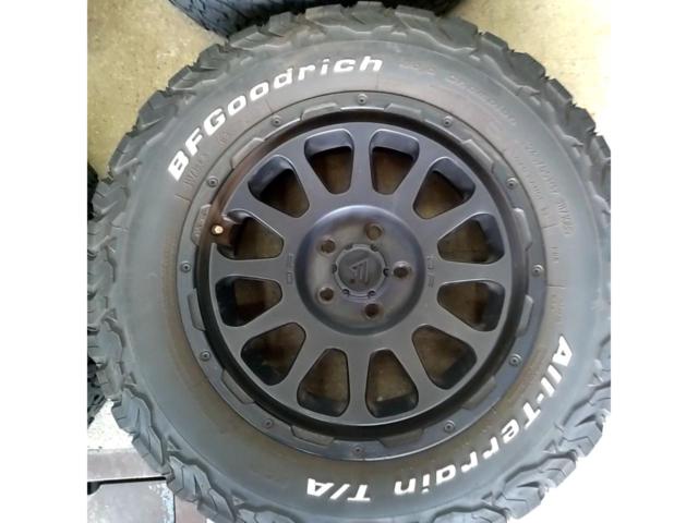DELTA FORCE OVAL (CRIMSON製)  +  BFGoodrich ALL-Terrain  T/A K02