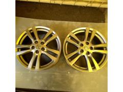 2 piece set
Genuine Nissan parts
E52
Elgrand
Highway Star original wheel