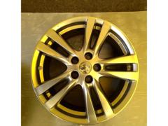 Only one
Genuine Nissan parts
E52
Elgrand
Highway Star original wheel