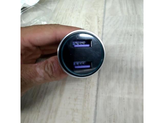 Made overseas
Voltage Display
USB2 port
Cigar plug