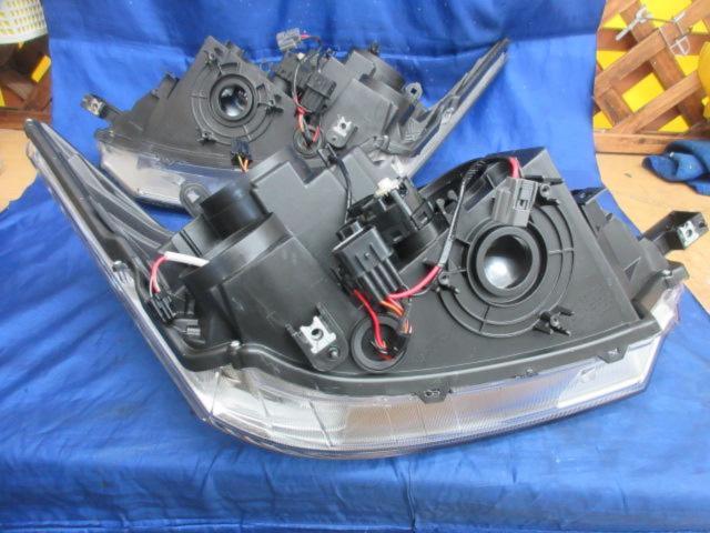 Mitsubishi Delica D5
Previous period
Headlight left and right