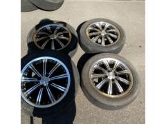 RX2608-021
INTER
MILANO
VOLTEC
HYPER
SN
This product includes only the four wheels.