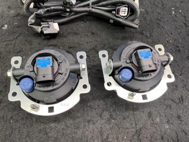Genuine Mitsubishi Outlander fog lamps
Right and left