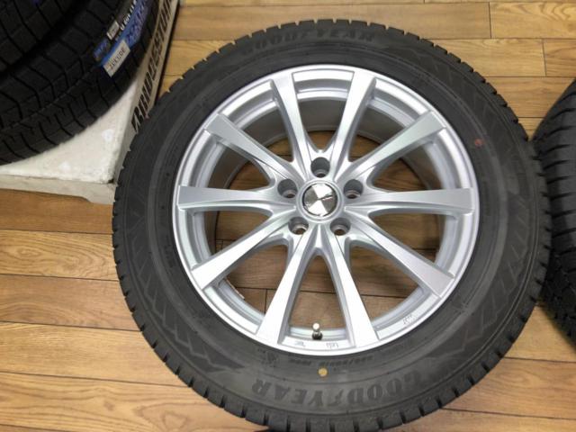 【weds(ウェッズ)】 ravrion RS01+【GOODYEAR】アイスナビ8