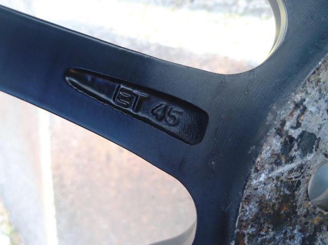 メーカー不明 VEMOTION LCZ 010Rスポークホイール + BRIDGESTONE BLIZZAK VRX3