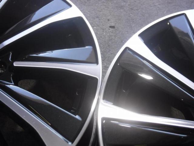 Subaru genuine parts
Levorg / VN5
D type
STI Sports
Original aluminum wheel