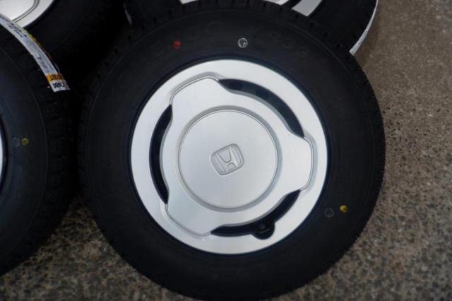 1 Honda genuine
N-VAN
Genuine
Steel wheel
+
KENDA
KR33
80 / 78N