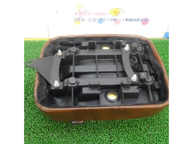 【ライダース】スーパーカブ110/JA44用キルティングシート ブラウンカラー