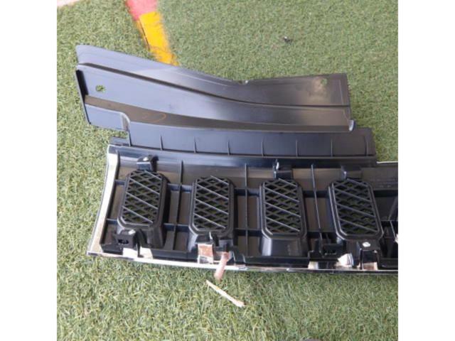 【三菱純正】三菱 デリカD:5/CV5W/前期 純正フロントグリル