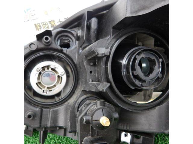 【マツダ純正】プレマシー純正ヘッドライト【運転席側】