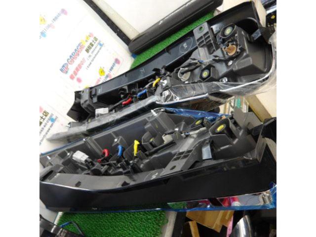 【トヨタ純正】 テールランプ