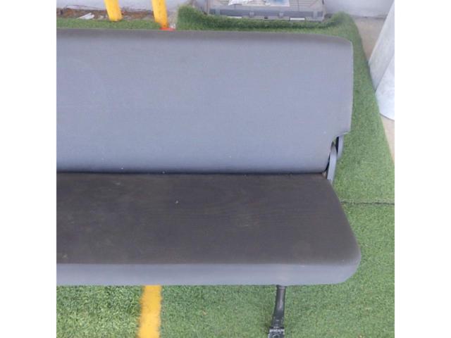 Genuine Toyota Hiace/200 Series DX Second Row Seat *Due to its large size, this item cannot be shipped to private residences.*