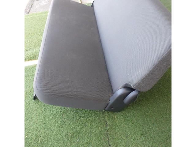 Genuine Toyota Hiace/200 Series DX Second Row Seat *Due to its large size, this item cannot be shipped to private residences.*