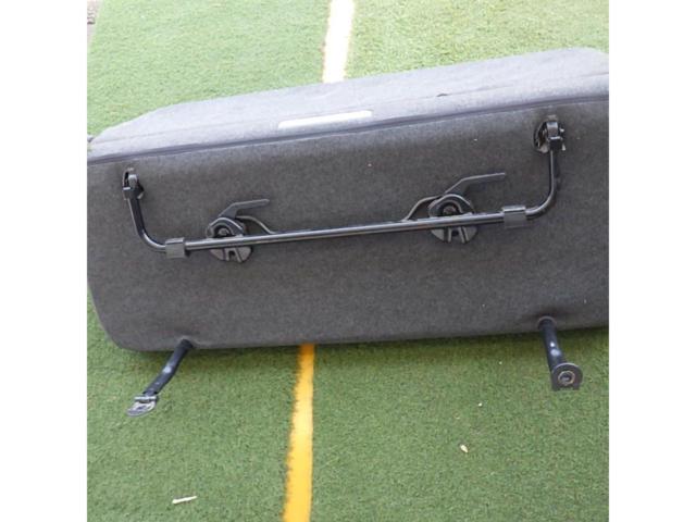 Genuine Toyota Hiace/200 Series DX Second Row Seat *Due to its large size, this item cannot be shipped to private residences.*