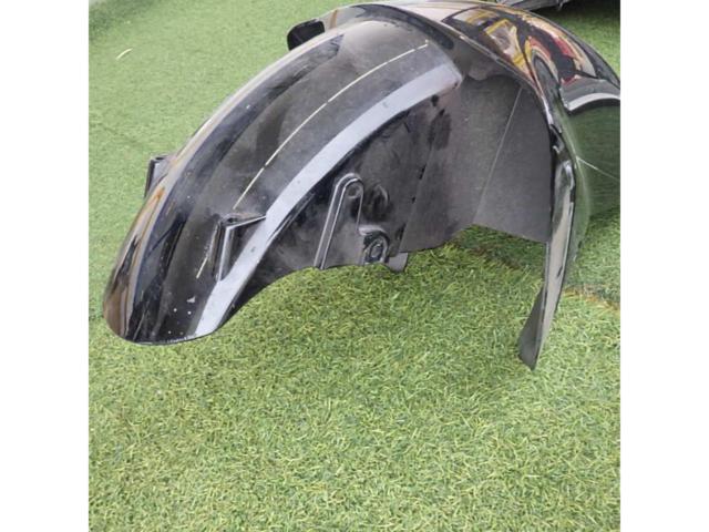 Rider's jacket for Kawasaki ZZR1400/ZXT40 (genuine part)
Front fender
Part number 3500-0089