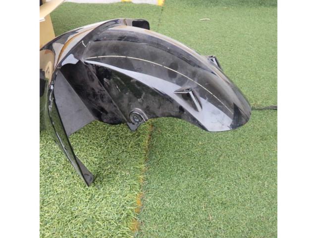 Rider's jacket for Kawasaki ZZR1400/ZXT40 (genuine part)
Front fender
Part number 3500-0089