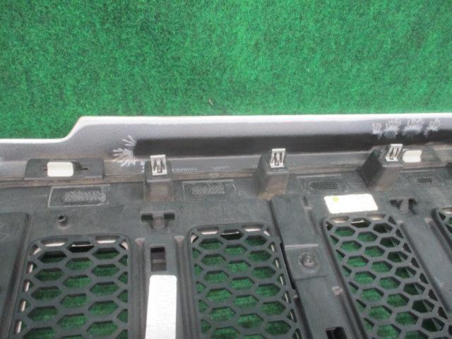JEEP JL/ラングラー 純正フロントグリル